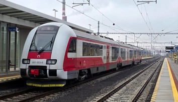 Elektrifikácia trate na Zemplíne je hotová: Vlaky medzi Bánovcami nad Ondavou a Humenným spustia čoskoro