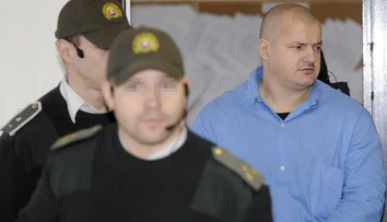 Odsúdenému exvyšetrovateľovi Petlušovi zrušili 25-ročný trest