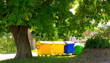 Takmer prišiel o všetko. 7-tisíc eur omylom zahodil do koša, pomohla mu polícia