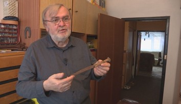 Už roky zbiera, reštauruje a vyrába pastierske nože, pozrite sa ako vyzerá práca nožiara