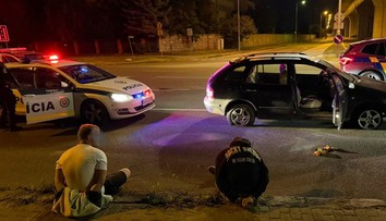 Naháňačka ako z filmu: Muž vo Fabii bez vodičského unikal hliadkam desiatky kilometrov