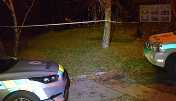 Nočná dráma v Leviciach. Muž mal zhodiť expriateľku z úskalia Kalvárie, padala desiatky metrov