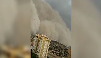 VIDEO: Keď sa deň premení v noc. Metropolou Turecka sa prehnala prachová búrka