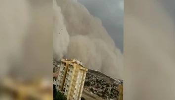 VIDEO: Keď sa deň premení v noc. Metropolou Turecka sa prehnala prachová búrka