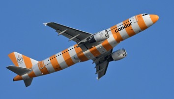 VIDEO: Panika počas letu z Korfu. Z jedného z motorov začali krátko po vzlete šľahať plamene