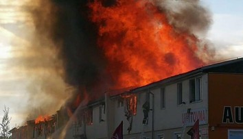 Obrovský požiar v Plzni. Evakuovali až 130 ľudí