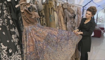 Plesová sezóna je v plnom prúde. Touto farbou šiat nič nepokazíte