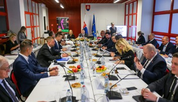 Vláda má za sebou prvé výjazdové rokovanie v tomto roku. Tentokrát nemuseli jazdiť stovky kilometrov