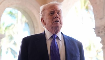 Trump varuje Irán pred vyberaním poplatkov za prechod cez Hormuzský prieliv: To by radšej nemali robiť