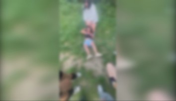 Verejnosťou otriaslo video, ktoré zachytáva konflikt tínedžeriek v Mojmírovciach. Padlo aj obvinenie zo šikany