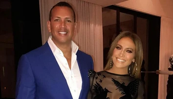 J.Lo v sexy obtiahnutých šatách. Ten vek si musela vymyslieť