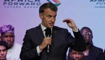 VIDEO: Francúzsky prezident šokoval publikum v Keni. Na pódiu im udelil nečakanú „výchovnú lekciu“