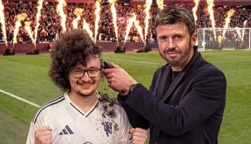 Zdalo sa, že sa nikdy neostrihá. Legendárny fanúšik Manchestru United má na dosah vytúženú zmenu účesu