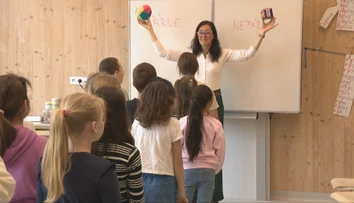 Prváci sa začnú učiť podľa nových osnov. SNS hovorí o experimente na deťoch