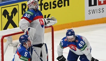 Trénuje s hviezdou NHL a uznávaným odborníkom. Slovenský brankár rozbehol projekt a zvyká si na novú rolu