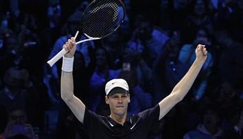 Sinner má za sebou fantastickú sezónu. Talian napodobnil tenisových velikánov