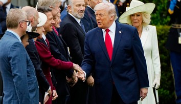 VIDEO: Chcel zastúpiť kráľa Karola, no zabudol na Kamilu. Trumpov prešľap zachytila kamera