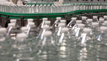 Výrobca ikonickej minerálky má veľké problémy. Vyhlásil bankrot