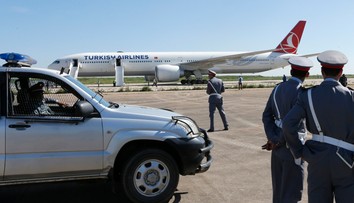 Čistky po prevrate pokračujú, Turkish Airlines prepustili 211 ľudí