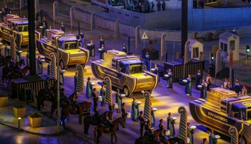 Zlatý sprievod faraónov sledovali v Káhire tisíce ľudí