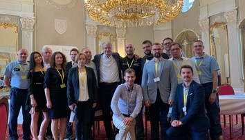 Epidémia sa končí. Permanentný krízový štáb sa po spoločnej "selfie" rozišiel