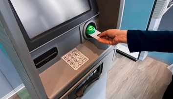 Veľká zmena pre klientov troch bánk. Od júla získajú prístup k stovkám bankomatov