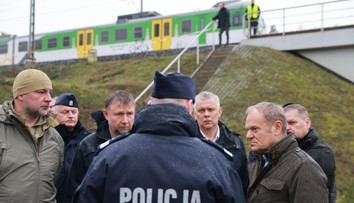 Železničnú trať neďaleko Varšavy zničil výbuch. Podľa premiéra Tuska to vyzerá na sabotáž
