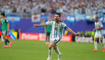 Potvrdil status legendy a môže dosiahnuť ďalší rekord. Lionel Messi prekonal zápis svojho rivala