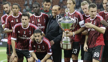 Bývalý taliansky premiér Silvio Berlusconi sa vracia do futbalu