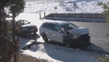 Policajti z Košíc sa na diaľnici neďaleko Popradu zrazili s cestárskym pluhom