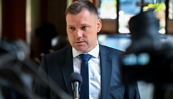 Šesťdesiat eur za hodinu. Získali sme návrh zmluvy s externým právnikom pre Tarabov rezort