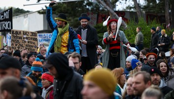 Umelci z celého Slovenska sa zmobilizovali. Vydali sa na pochod centrom Bratislavy, prišlo 14-tisíc ľudí