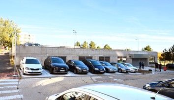 Nekonečné hľadanie voľného miesta pre auto. Bratislava zvádza boj s parkovaním, otvárajú novinku