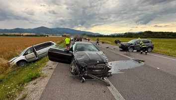 FOTO: Hromadná nehoda pri Martine. Na mieste sú všetky záchranné zložky