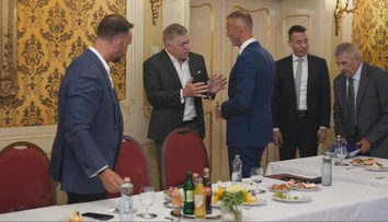 Pri úrade vlády sa to hemžilo limuzínami. Zápas o ministerstvo životného prostredia ide do finále