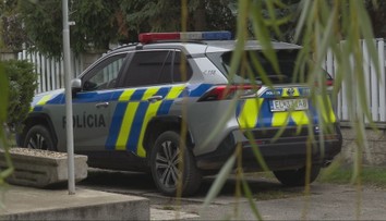 Zo školy sa domov nevrátila, týždeň po nej pátrali. Dievča (14) mal muž držať na povale domu