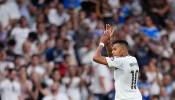 Real Madrid je naďalej z formy, Mbappé zachraňoval aspoň remízu s Gironou. Barcelona drží čelo ligy