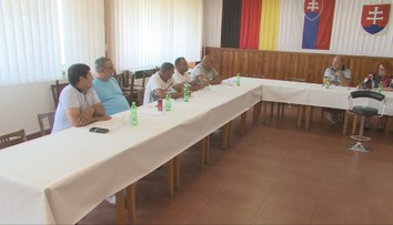 Niektoré body priniesli búrlivú diskusiu. V obci s našou najväčšou rómskou komunitou rokovali aj cez sviatok