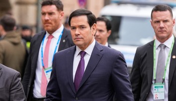 Bratislavu čakajú dopravné manévre. Na Slovensko prichádza dôležitý Trumpov človek