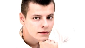 Sudcovi trvalo tri mesiace, kým na mladíka s HIV vydal zatykač