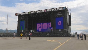 Začína sa festival Pohoda. Počasie je zatiaľ priaznivé, no predpovede nevylučujú ani dážď či búrky