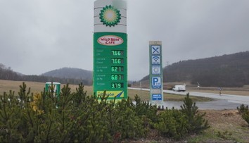 Palivá v Poľsku zlacneli o vyše 20 centov. Benzín je tam opäť lacnejší než na Slovensku