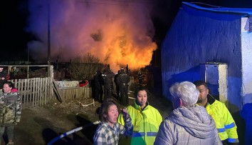 Tragický požiar vo Veľkom Šariši pripravil rodiny o všetko. Ľudia vo veľkom pomáhajú s jedlom a oblečením