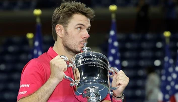 Zmena na tróne. Wawrinka zlomil trpiaceho Djokoviča