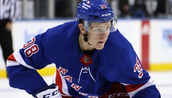 Je ako pes, reakcia spoluhráčov hovorí za všetko. Tréner Rangers so silným odkazom pre Sýkoru