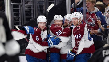 VIDEO: Čo začal, to aj dokončil. Hviezdny MacKinnon vykrútil Minnesotu, jeho Colorado zostáva na čele