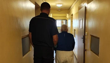 Žena striekala vo vlakoch záhadnú látku. Dve súpravy museli odstaviť, škoda je takmer 28-tisíc eur