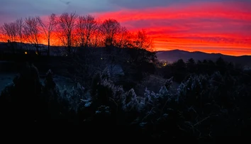OBRAZOM: Nebo sa sfarbilo do žerava. Slovákov okúzlil východ slnka