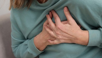 Neignorujte pálenie záhy. Bežná tráviaca porucha zvyšuje riziko srdcového zlyhania