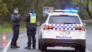 Sedemmesačné pátranie sa skončilo. Austrálska polícia zastrelila muža, ktorý zabil policajtov